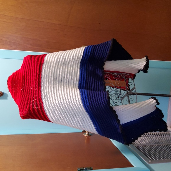 Patriotic Shoulder Wrap - Picture 2 of 5